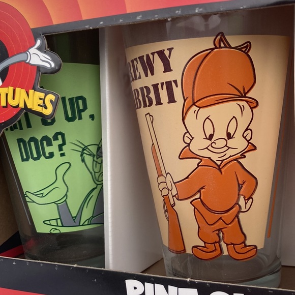 Looney Tunes Set of 4 Pint Drinking Glasses - Picture 2 of 7